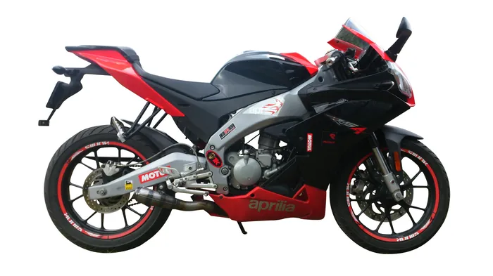 Moto APRILIA RS4 50 2T 10-20 con un escape Turbo Kit montado