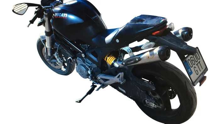 Moto DUCATI MONSTER 696 2012 con un escape Turbo Kit montado