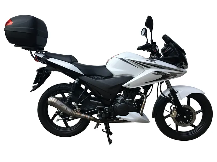 Moto HONDA CBF125 09-14 con un escape Turbo Kit montado