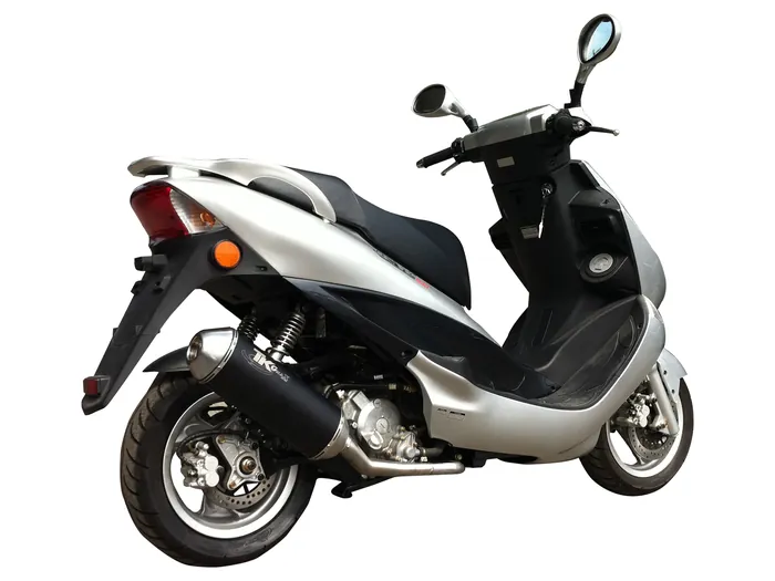 Moto KYMCO BET&WIN 50 con un escape Turbo Kit montado