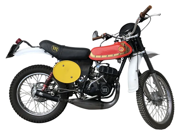 Moto MONTESA ENDURO H7 360 con un escape Turbo Kit montado