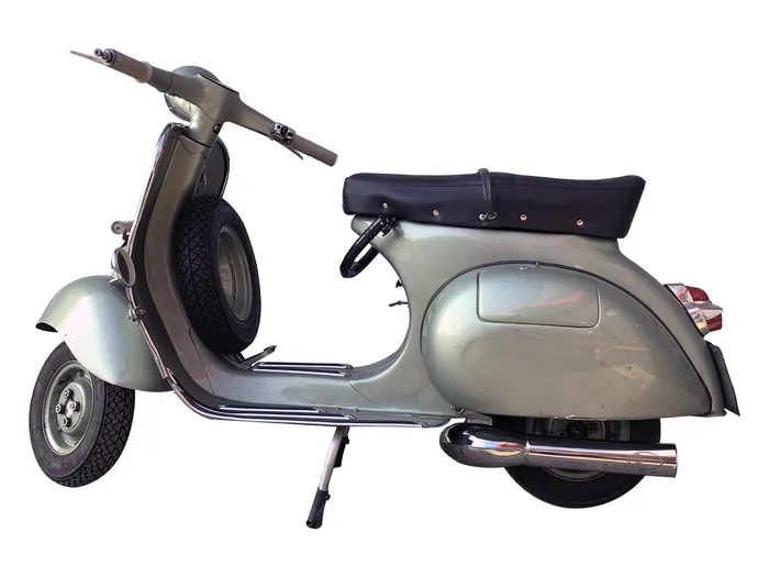 Moto VESPA 125 T5 con un escape Turbo Kit montado