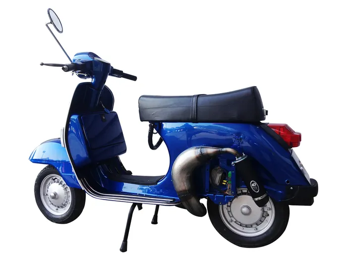 Moto VESPA P200 2T con un escape Turbo Kit montado